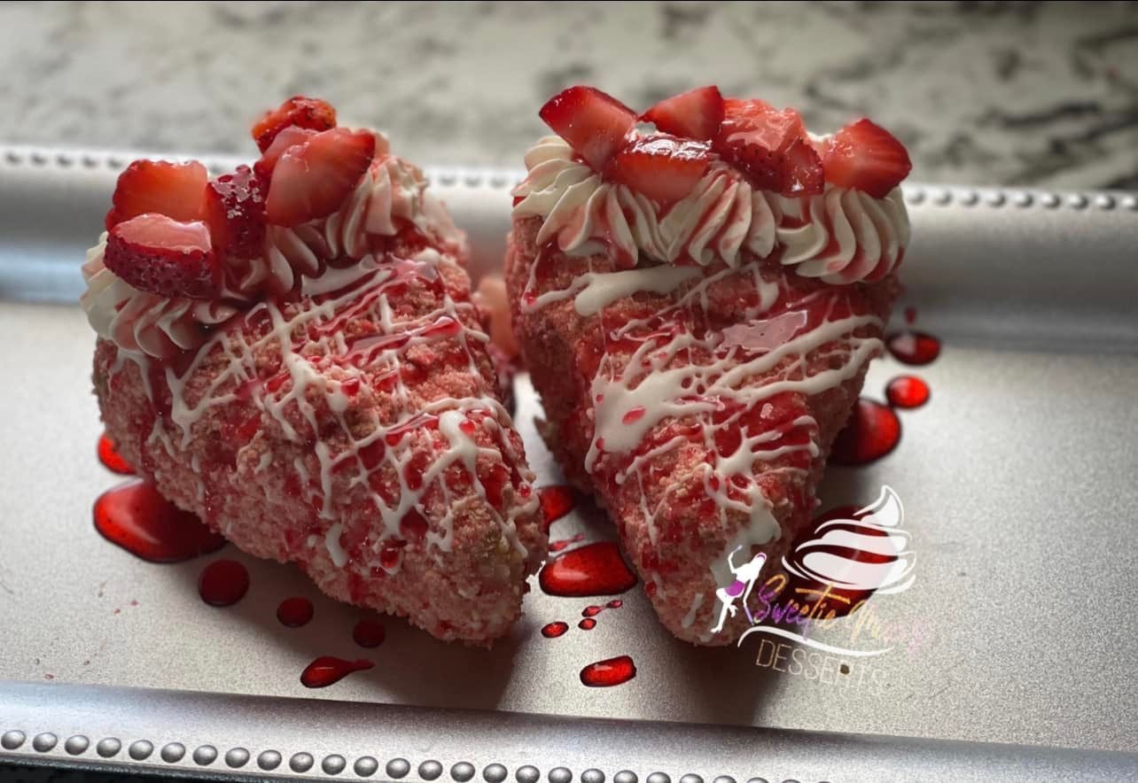 Strawberry Crunch Cheesecake Slice