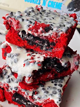 Red Velvet w/ Cookies & Cream Brownies